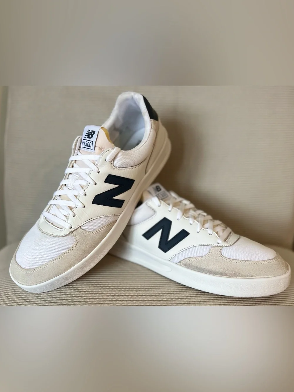 New Balance Men’s CT300 v3 Court Sneakers in the "White/Navy" size 10 - Picture 1 of 9